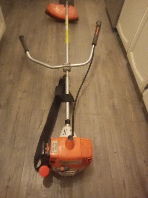 Stihl FS 120 Brush Trimmer