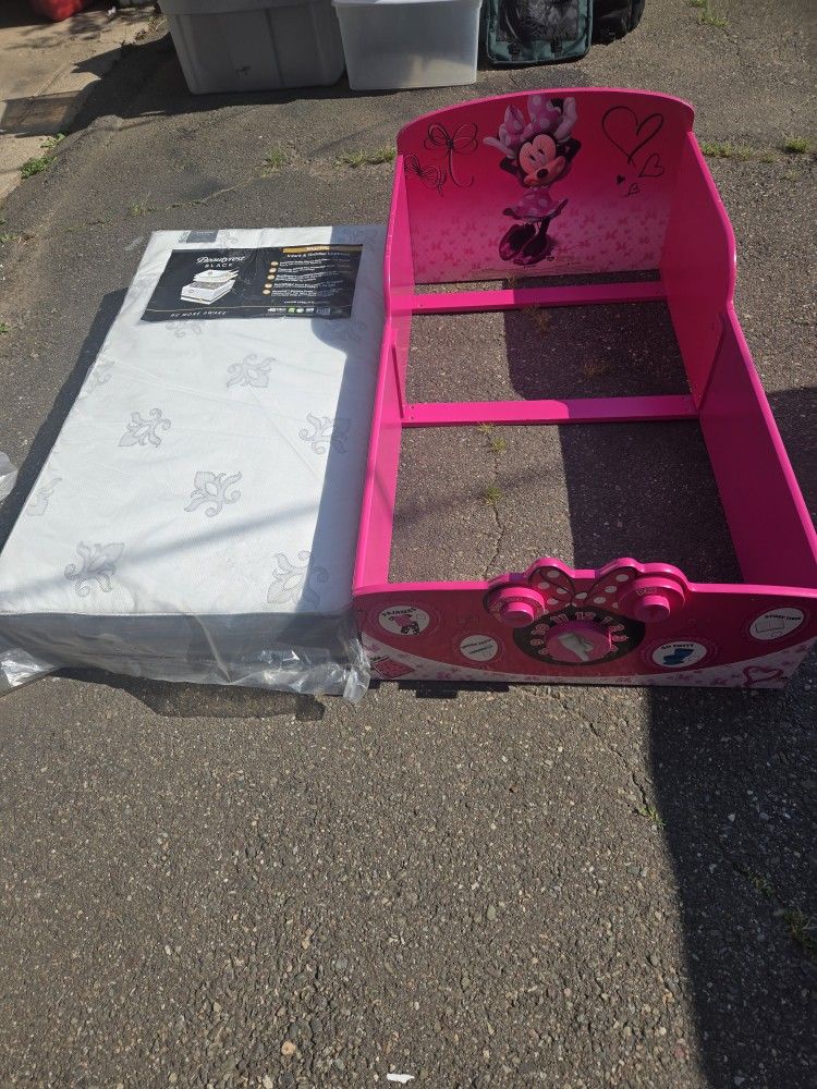 Minnie Mouse Toddler Bed 