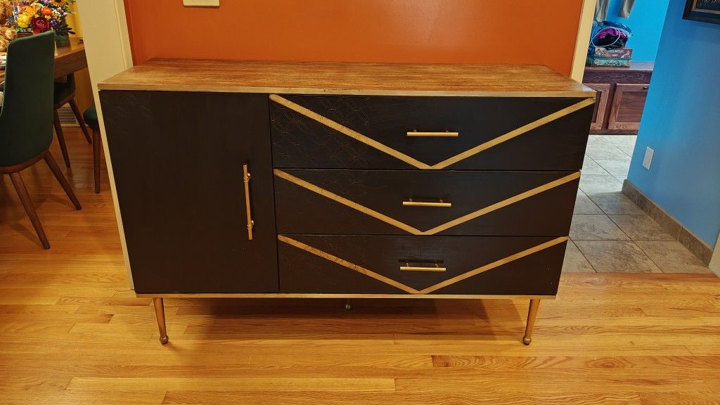 Black And Gold Buffet Sideboard With Wood Grain Top