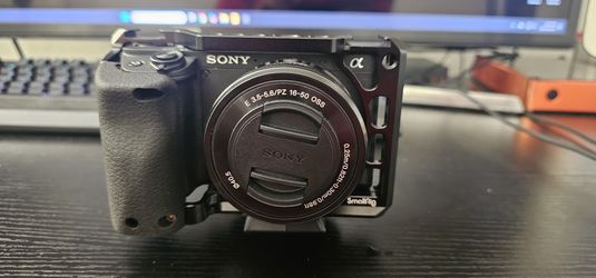 Sony A 6400 Like New With Extras!!
