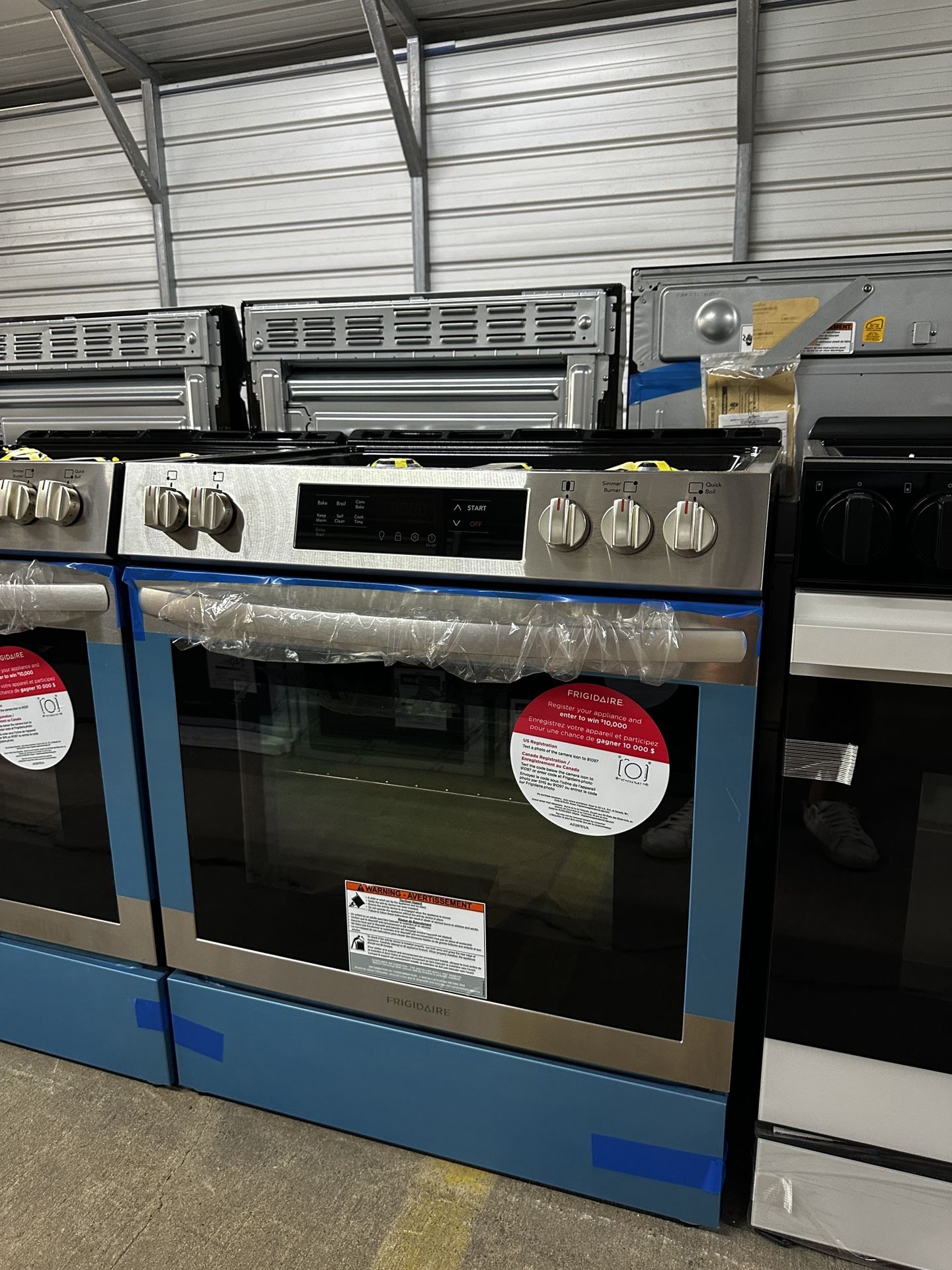 ‼️BRAND NEW FRIGIDAIRE 30” STAINLESS STEEL SLIDE IN 5 BURNER GAS RANGE ‼️DELIVERY‼️ PAYMENTS‼️