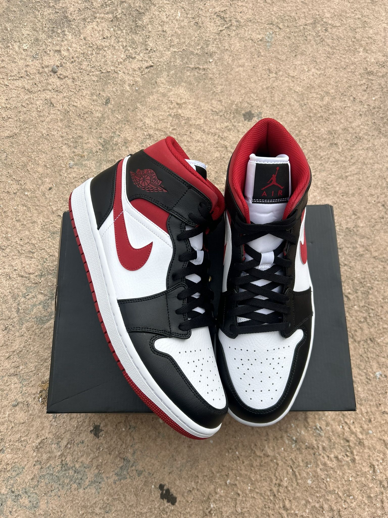 Gym Red Jordan 1s Size 11🔥