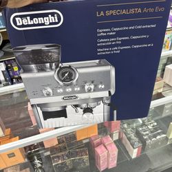 Delonghi La Specialista Arte Evo Espresso Machine with Cold Brew