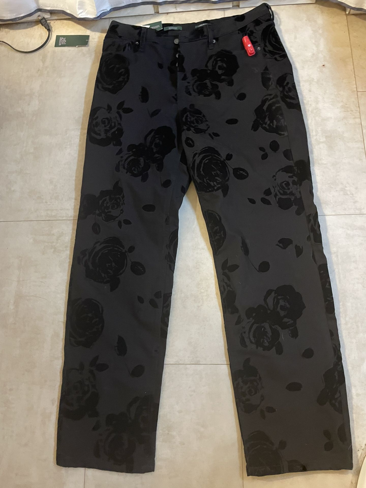 Women’s Size 12 Black Rose Jeans