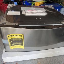 Front Loader Pedestal Washer Accessory 