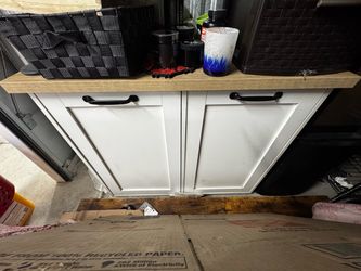 Compartment laundry sorting cabinet