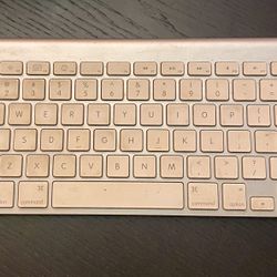 Apple Bluetooth Keyboard 