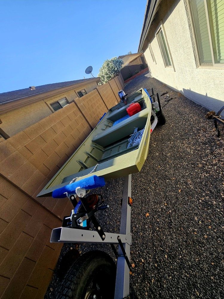 14ft Lowe Jon Boat With 8hp Evinrude