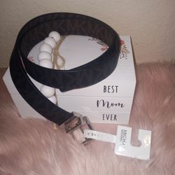 Michael Kors Size Medium Reversible Belt