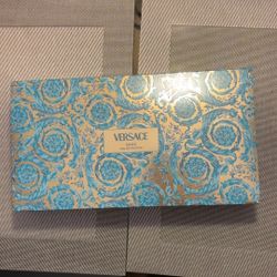 Versace Cologne, Shampoo And More Set 