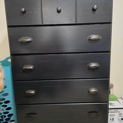 Chest of drawers