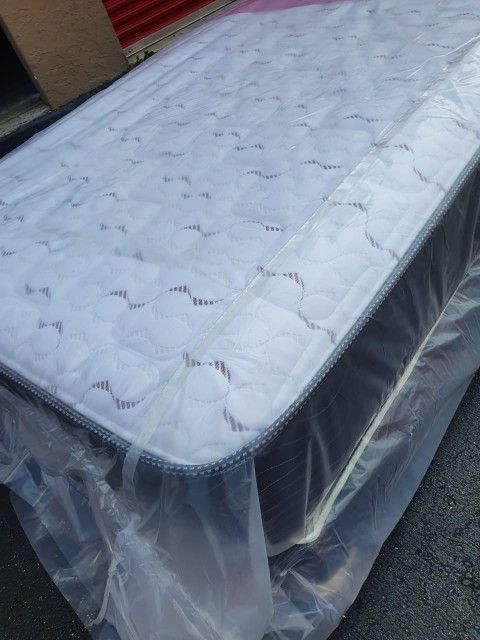 New. Full Mattress And Box Spring 2 Pc