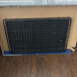 Medium- Large DOG CAGE/CRATE - Very Good Condition 