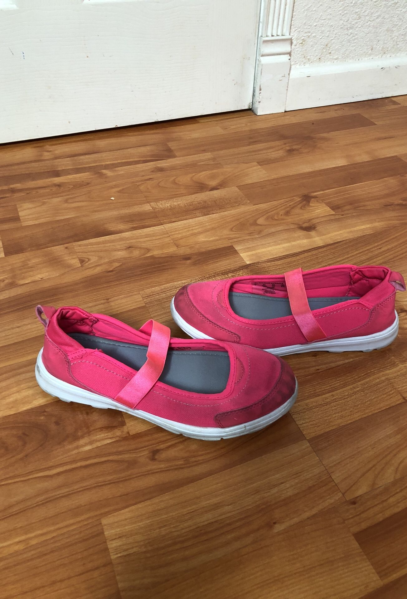 Girls shoes size 7