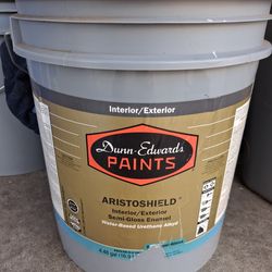 Dun Edward's paint green