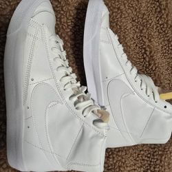 Women's Nike Size 9.5 New