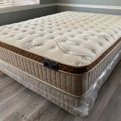 12in King Size Organic Cloud Comfort Europillow Top Mattress and Boxspring 