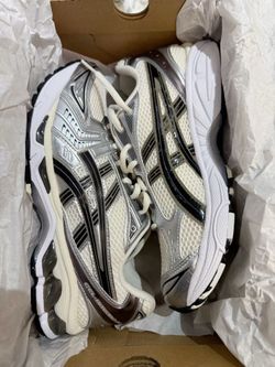 ASICS Gel-Kayano Sneakers