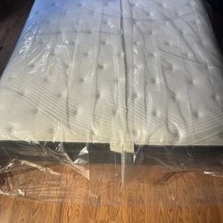 Guest Room King mattress Lightly Used No Stains 