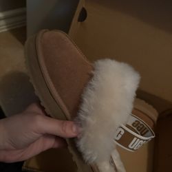 UGGS