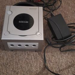 Silver GameCube W/ Paper Mario TTYD