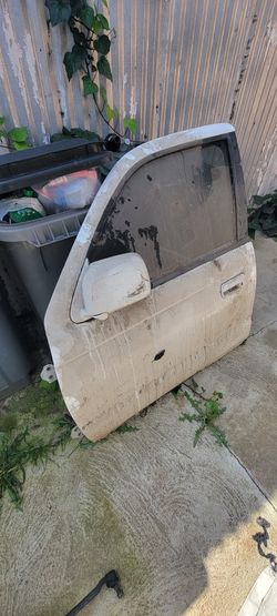 3rd Gen 4 Runner Drivers  Font Door