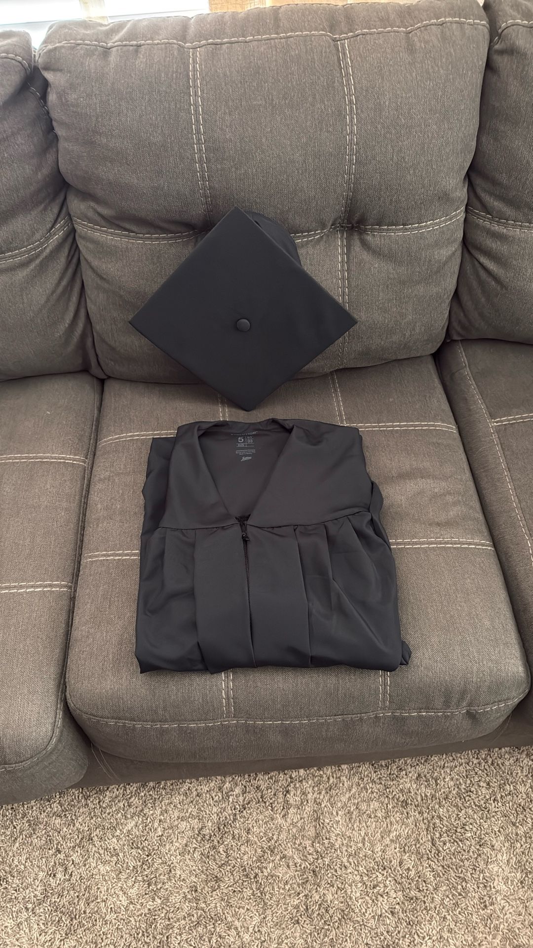 Bachelors Cap &Gown CSUF