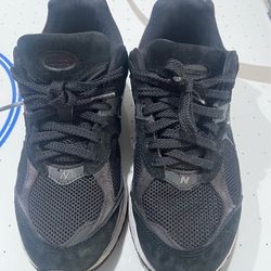 New Balance 2002R “Black/Gunmetal”