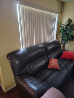 Leather Love Seat And Recliner 