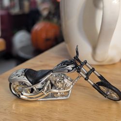 WCC Funtime / Maisto 1/16 Harley Motorcycle Sold As Is,