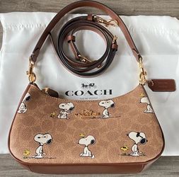 COACH X Snoopy Teri shoulder bag