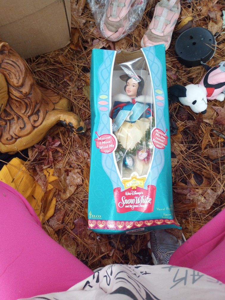 Vintage Telco Musical Snow White Christmas Doll