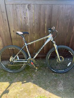 Giant Revel Men’s Mountain Bike