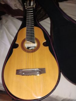 Puerto Rican quatro.