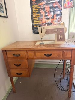 Vintage Singer Zig Zag 758 with hideaway sewing table. 2 and 1