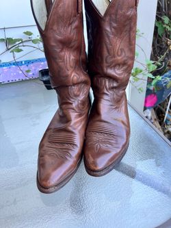 Dan Post size 12D boots.