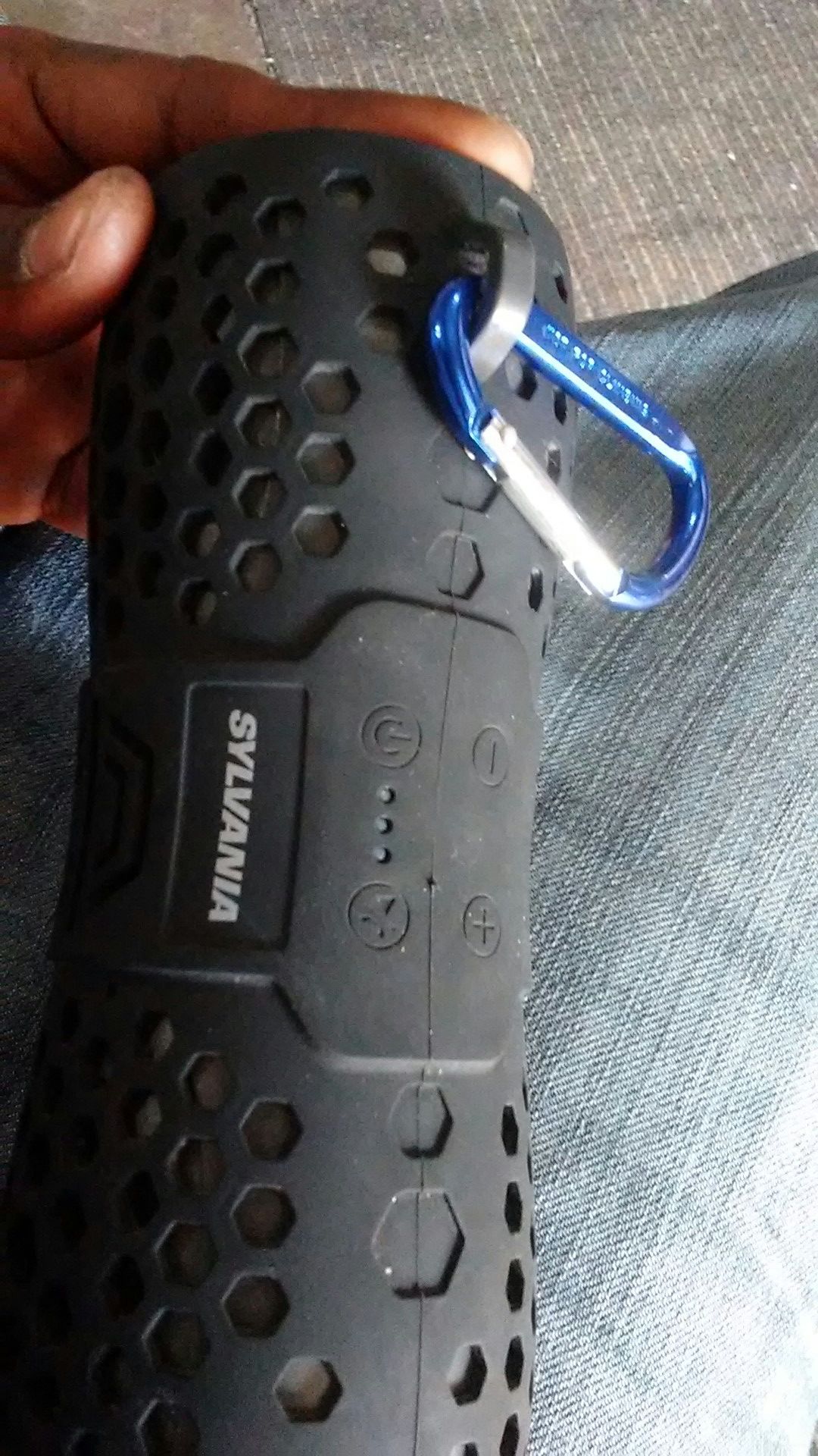 SYLVANIA SP353 Bluetooth speaker good condition and it bumps loud light it even will fit in ya fanny pack lol