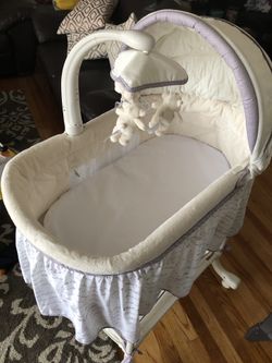 Kids crib with music and vibration! Works great barely used