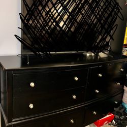 Bedroom Set NEED SOLD ASAP PICK UP ONLY