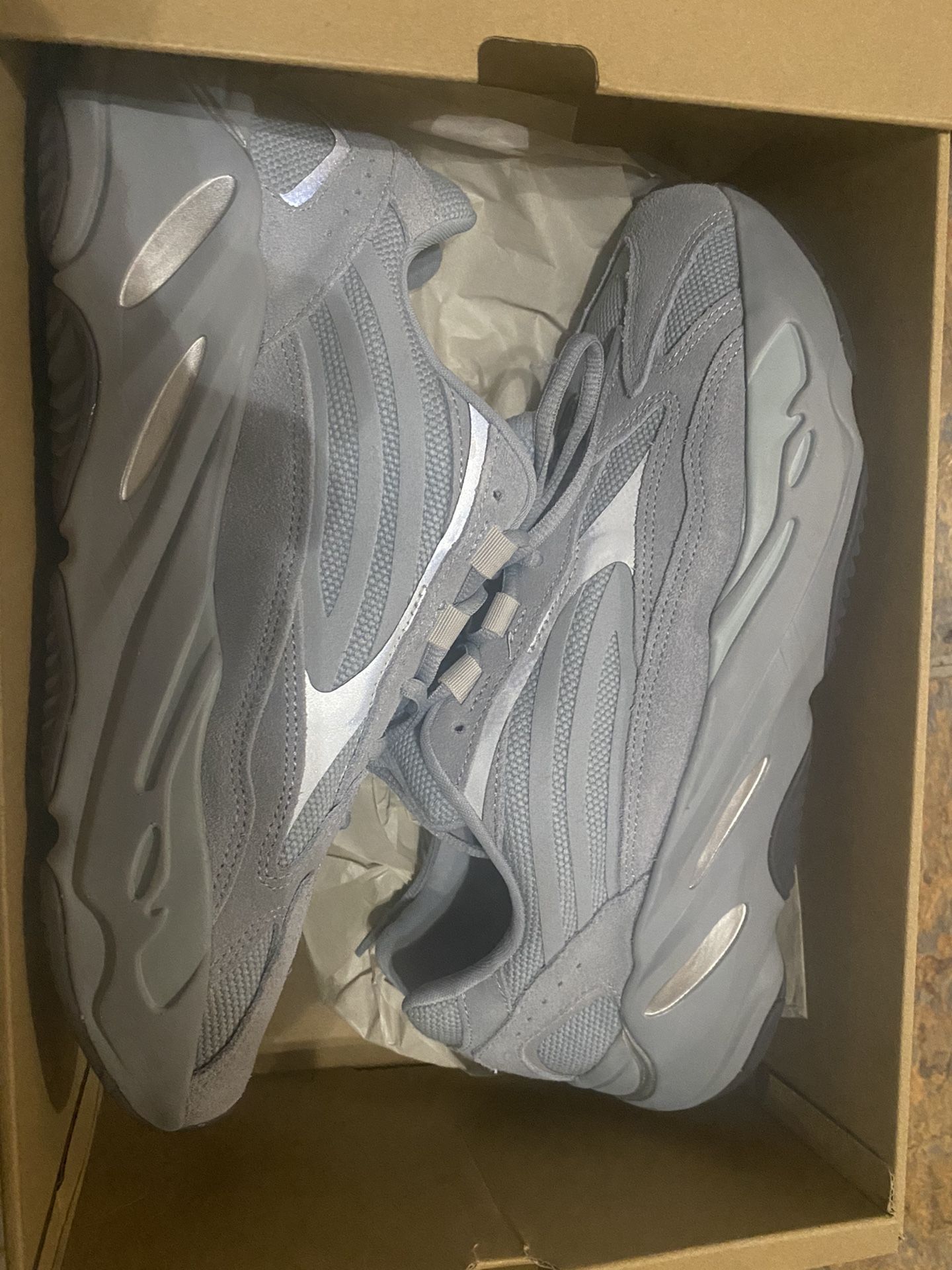 Yeezy 700 Hostpital blue size 12