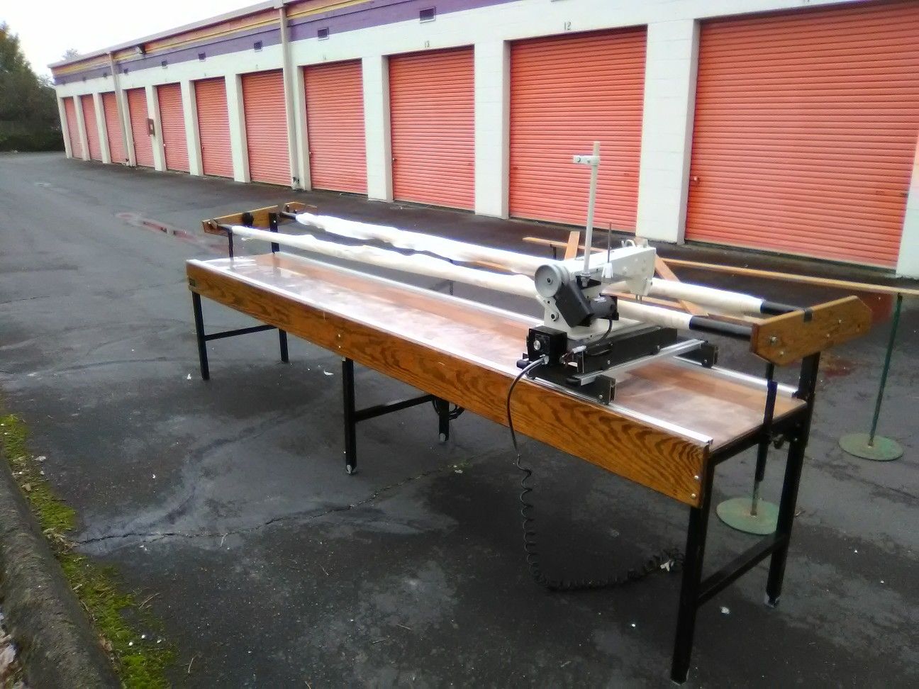 Gammill DB2H312 quilting machine and table for Sale in Ruston, WA