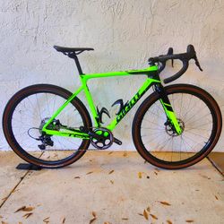 UPGRADED 2020 GIANT TCX ADVANCED 1 FULL CARBON ROAD/GRAVEL BIKE SIZE SMALL