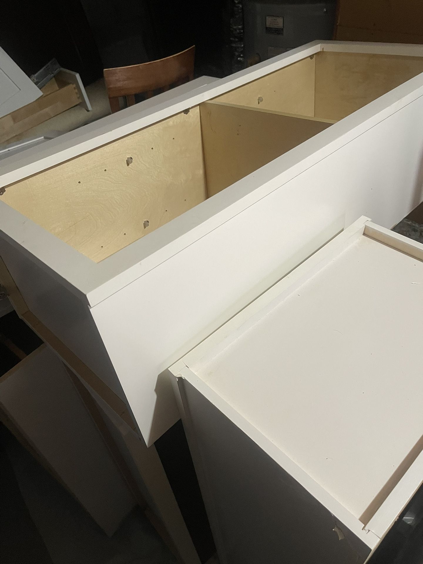 White kitchen Cabinets