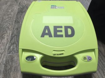 ZOLL AED PLUS DEFIBRILLATOR