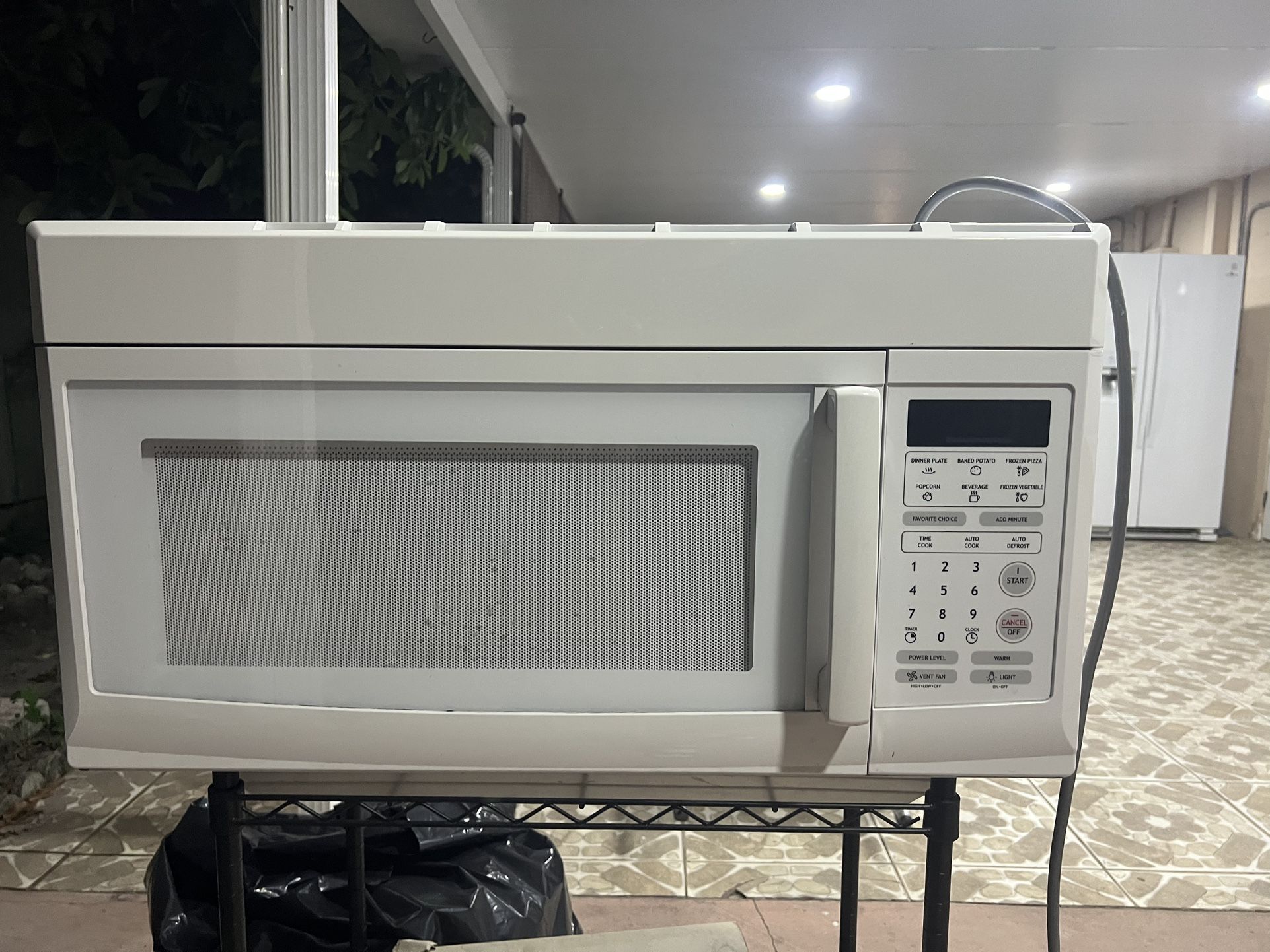 Over-the-Range Microwave – Excellent Condition, Fully Functional!!!