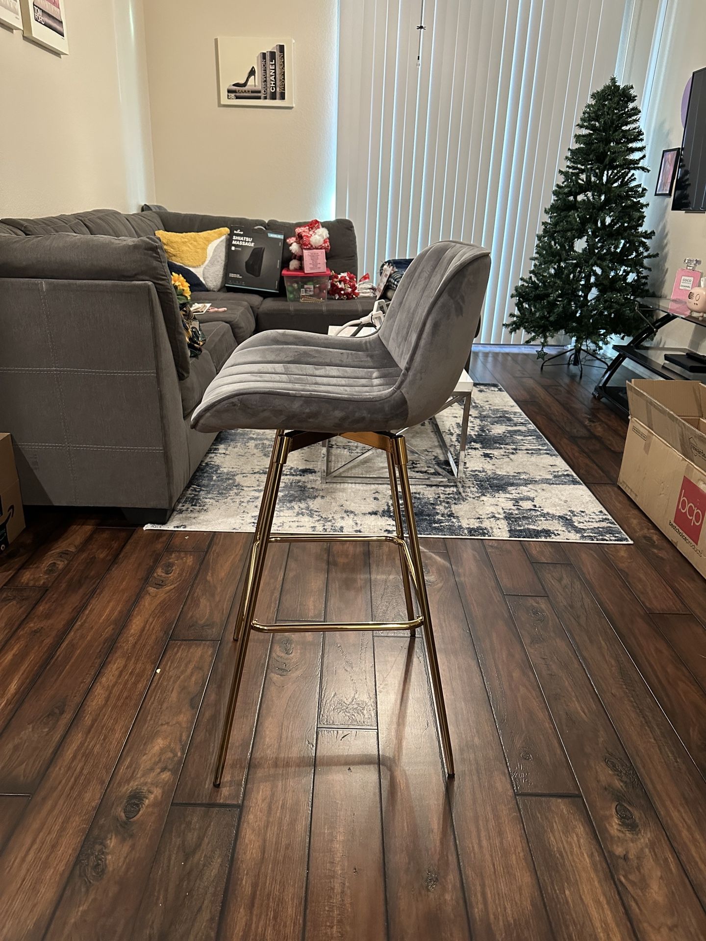 4 Swivel Upholstered Counter Stools