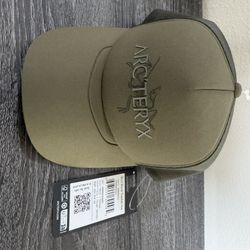 Arcteryx Trucker hat