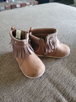 Toddler shoes size 4