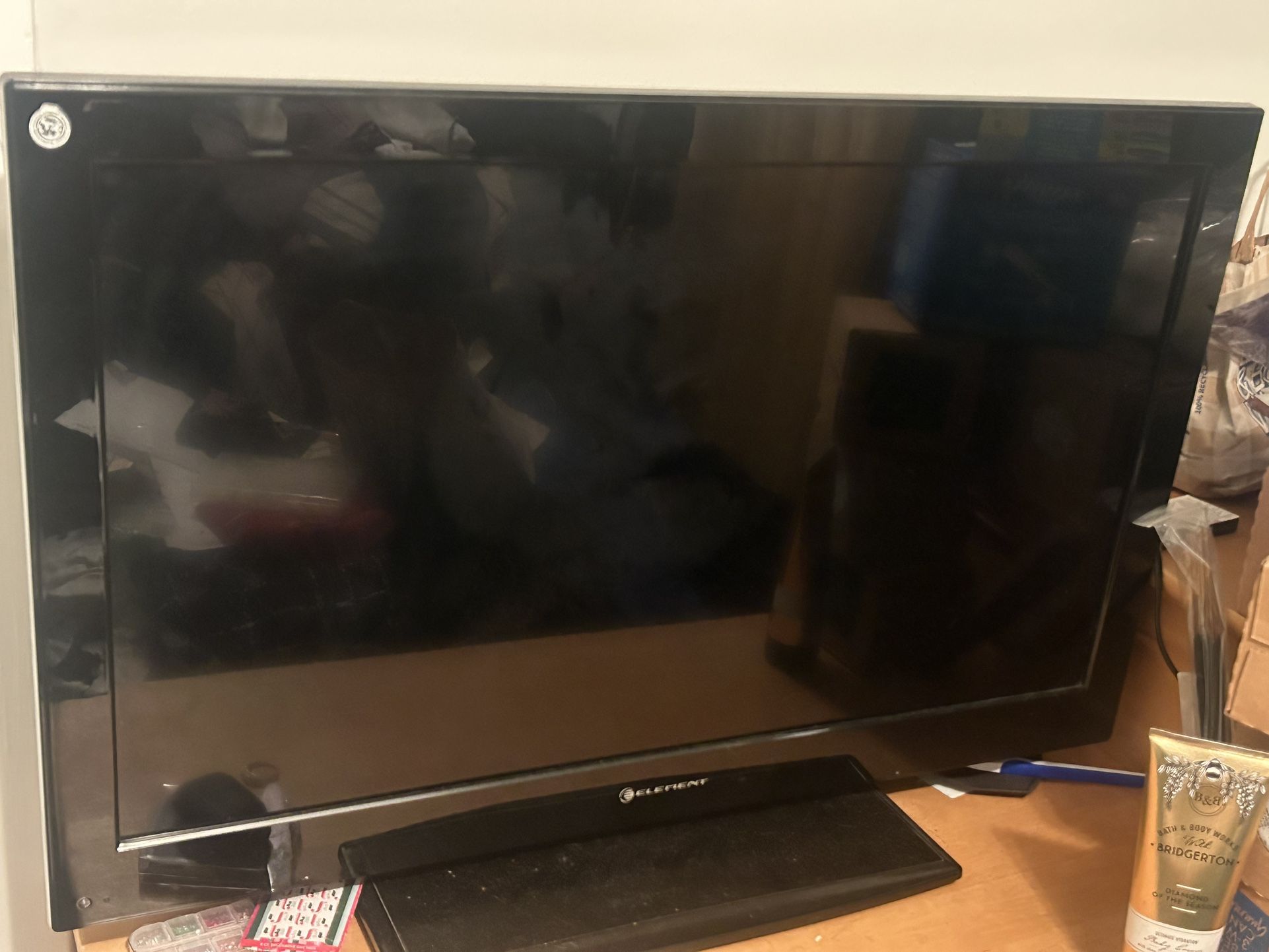 Element 32” Flat Screen TV