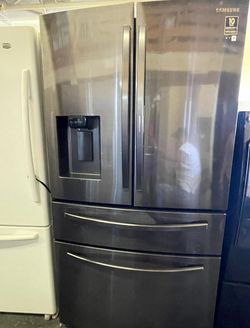 Samsung 4-Door Black Stainless Refrigerator Fridge
